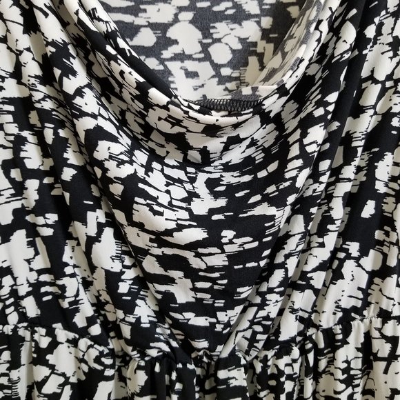 Liz Lange Maternity For Target dress Small abstract draped cowl neck flutter - Picture 4 of 12